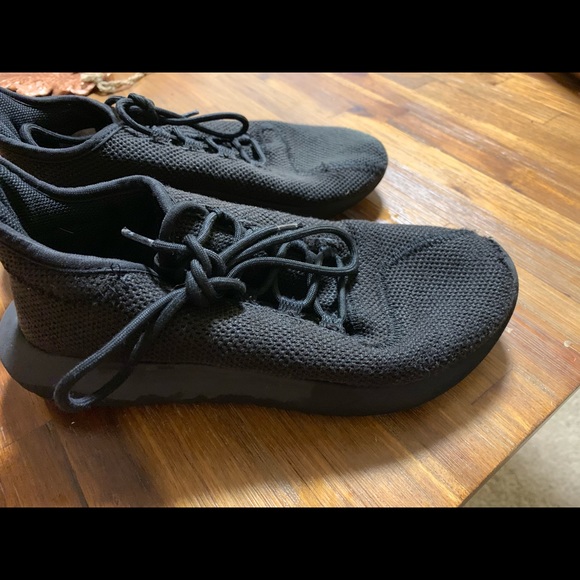 Mens Adidas sneakers - Picture 7 of 8